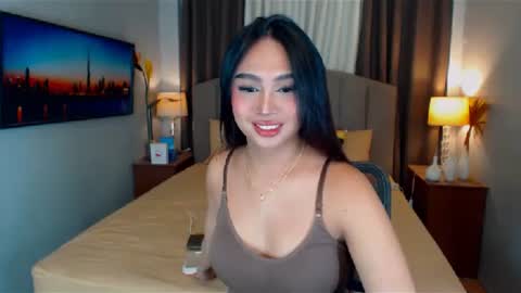 Snapshot of elliecummers chatting on 02/03/25, 08:46 ellie online show from 02/03/25, 08:46