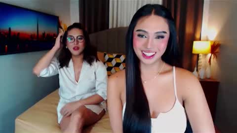 Snapshot of elliecummers chatting on 02/04/25, 03:22 ellie online show from 02/04/25, 03:22