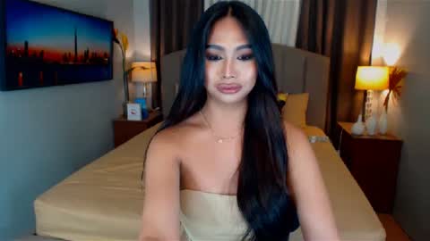 Snapshot of elliecummers chatting on 02/08/25, 06:22 ellie online show from 02/08/25, 06:22