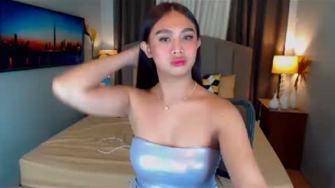 Snapshot of elliecummers chatting on 02/18/25, 01:55 ellie online show from 02/18/25, 01:55