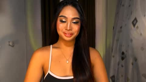 Snapshot of elliecummers chatting on 11/04/25, 06:29 ellie online show from 11/04/25, 06:29