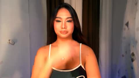 Snapshot of elliecummers chatting on 12/03/25, 07:01 ellie online show from 12/03/25, 07:01