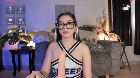 Snapshot of elliedream_ chatting on 06/17/26, 02:40 elliedream_ online show from 06/17/26, 02:40
