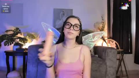 Snapshot of elliedream_ chatting on 06/19/26, 02:21 elliedream_ online show from 06/19/26, 02:21