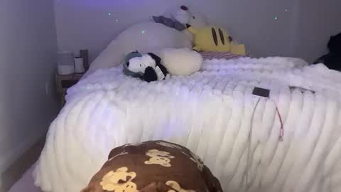 Snapshot of ellieluvs chatting on 02/25/26, 05:39 ellie online show from 02/25/26, 05:39