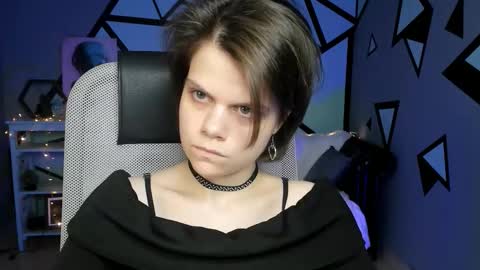 elliemurler online show from 10/03/25, 09:17