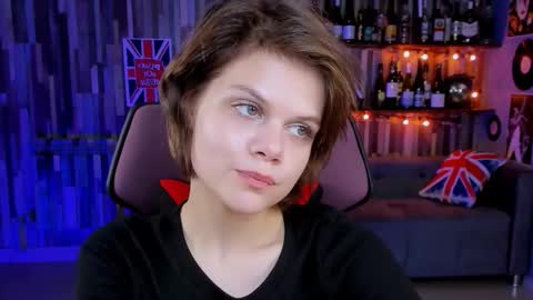 elliemurler online show from 10/14/25, 09:10