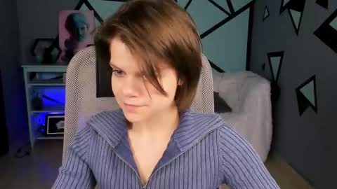 elliemurler online show from 10/15/25, 08:47