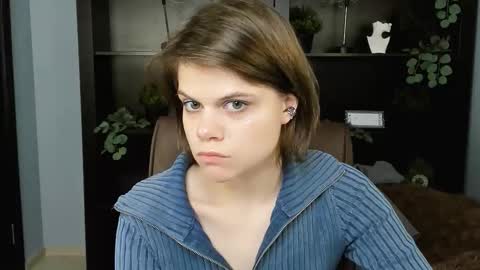 elliemurler online show from 11/30/25, 09:02