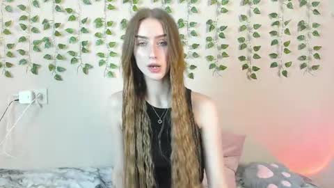 ellierough online show from 06/15/26, 03:31