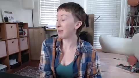 Snapshot of ellierowyn chatting on 01/16/26, 07:51 Ellie Rowyn online show from 01/16/26, 07:51