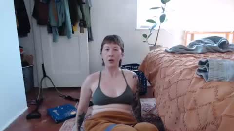 Snapshot of ellierowyn chatting on 02/28/26, 09:49 Ellie Rowyn online show from 02/28/26, 09:49