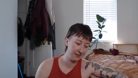 Snapshot of ellierowyn chatting on 03/05/26, 08:16 Ellie Rowyn online show from 03/05/26, 08:16