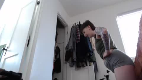 Ellie Rowyn online show from 05/13/26, 08:27