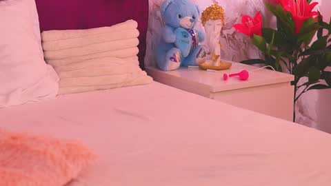 Snapshot of ellinanuria chatting on 04/11/26, 07:45 EllinaNuria online show from 04/11/26, 07:45