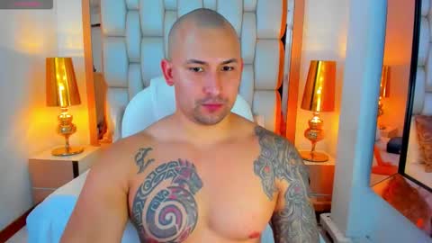 Snapshot of elliott_veelez chatting on 01/07/26, 08:11 E L L I O T V E L E Z online show from 01/07/26, 08:11