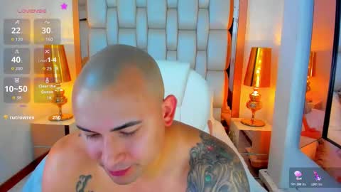 Snapshot of elliott_veelez chatting on 01/10/26, 09:30 E L L I O T V E L E Z online show from 01/10/26, 09:30