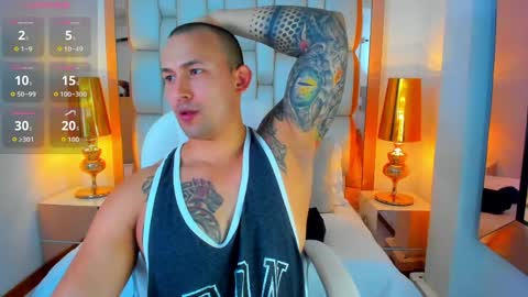 Snapshot of elliott_veelez chatting on 05/04/26, 09:00 E L L I O T V E L E Z online show from 05/04/26, 09:00