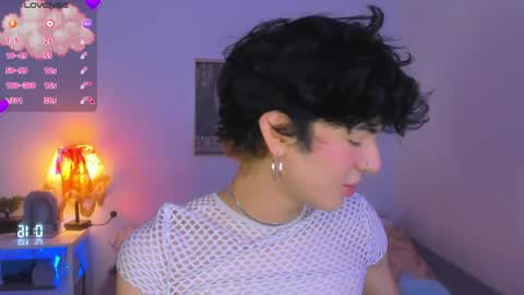 Snapshot of elliotvolkov chatting on 06/06/26, 02:22 elliotvolkov online show from 06/06/26, 02:22