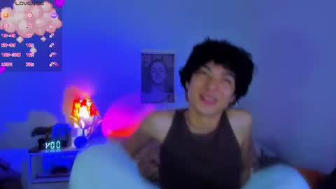 Snapshot of elliotvolkov chatting on 06/17/26, 04:37 elliotvolkov online show from 06/17/26, 04:37