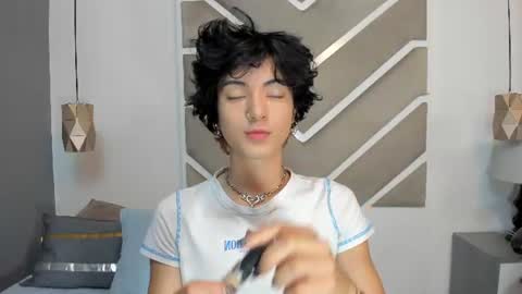 Snapshot of elliotvolkov chatting on 07/25/26, 03:42 elliotvolkov online show from 07/25/26, 03:42