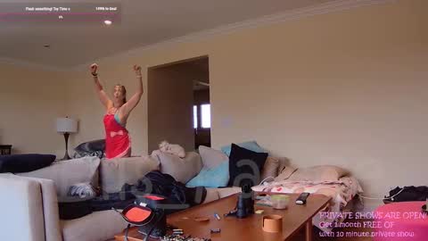 Snapshot of ells_palace chatting on 03/08/25, 06:16 Ella Bella Bo Bella online show from 03/08/25, 06:16