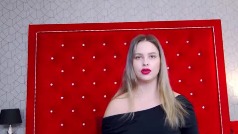 Elsa Jean online show from 11/03/25, 04:58