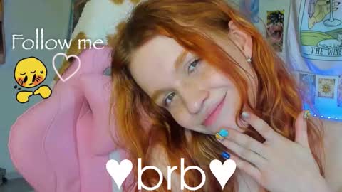 Snapshot of elly_milas chatting on 10/05/25, 06:34 Elly Fansly online show from 10/05/25, 06:34