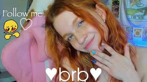 Snapshot of elly_milas chatting on 11/01/25, 08:16 Elly Fansly online show from 11/01/25, 08:16