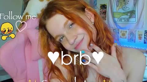 Snapshot of elly_milas chatting on 11/21/25, 07:18 Elly Fansly online show from 11/21/25, 07:18