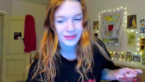 Snapshot of elly_milas chatting on 02/26/26, 07:18 Elly Fansly online show from 02/26/26, 07:18