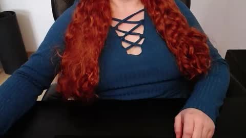 Snapshot of elly_petite chatting on 04/21/26, 03:07 Elly online show from 04/21/26, 03:07