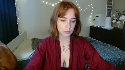 Snapshot of elly_rise chatting on 07/20/26, 05:15 Elly online show from 07/20/26, 05:15