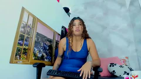 Snapshot of ellybloom chatting on 05/09/26, 02:11 ellybloom online show from 05/09/26, 02:11