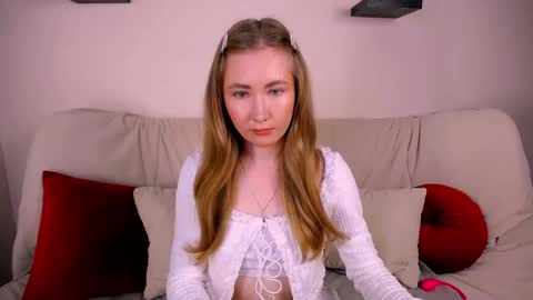 Elly online show from 11/11/25, 02:55