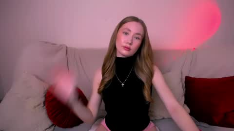 Snapshot of ellycolins_ chatting on 04/05/26, 03:04 Elly online show from 04/05/26, 03:04