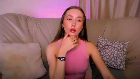 Snapshot of ellycolins_ chatting on 04/14/26, 03:12 Elly online show from 04/14/26, 03:12