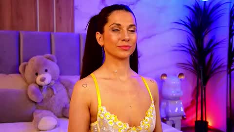 Elly online show from 10/17/25, 08:22