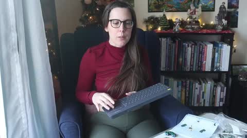 Snapshot of ellynaomi chatting on 12/13/24, 04:16 Elly Naomi online show from 12/13/24, 04:16