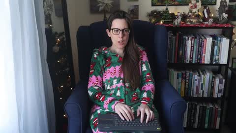 Snapshot of ellynaomi chatting on 12/21/24, 07:16 Elly Naomi online show from 12/21/24, 07:16