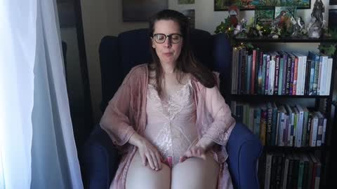 Snapshot of ellynaomi chatting on 01/18/25, 07:26 Elly Naomi online show from 01/18/25, 07:26