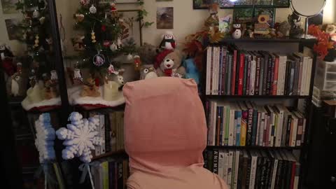 Elly Naomi online show from 12/20/25, 11:12