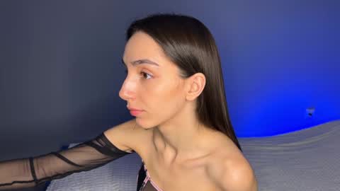 Im online Fri Sun Mon Tue Thu Fri Sat3 from 1000 online show from 02/02/25, 04:37