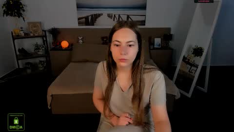 elma_lily online show from 09/17/25, 05:53