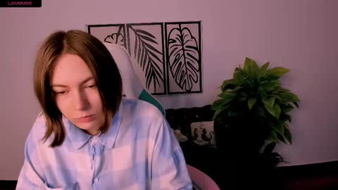 elma_lily online show from 10/11/25, 05:50