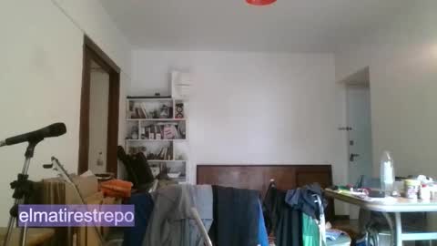 Snapshot of elmatirestrepo chatting on 12/14/25, 01:49 Mati Restrepo online show from 12/14/25, 01:49