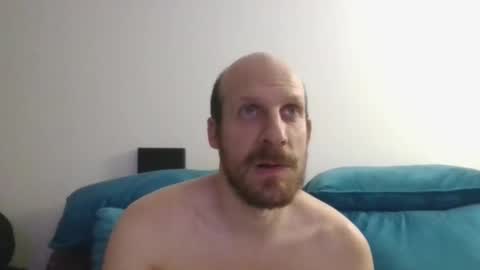 Snapshot of elmatirestrepo chatting on 01/12/26, 02:39 Mati Restrepo online show from 01/12/26, 02:39