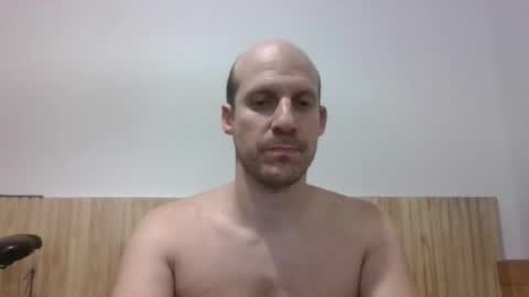 Snapshot of elmatirestrepo chatting on 03/08/26, 12:30 Mati Restrepo online show from 03/08/26, 12:30