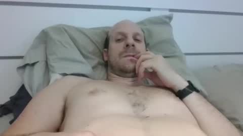 Snapshot of elmatirestrepo chatting on 03/12/26, 11:55 Mati Restrepo online show from 03/12/26, 11:55