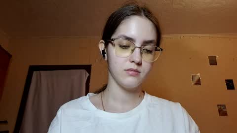 Kate online show from 04/01/26, 02:36